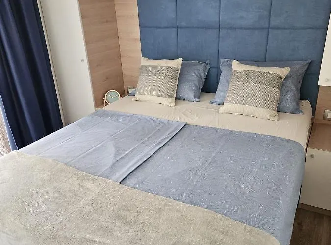 Mobile Mirage Биоград-на-Мору